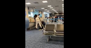 En video quedó grabada pelea en el Aeropuerto Internacional de Miami