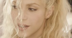 Shakira - Captura de pantalla video 'Me enamoré'