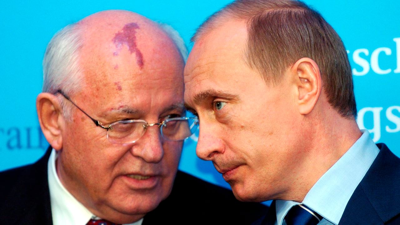 Vladimir Putin y Mijaíl Gorbachov