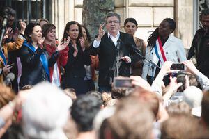 El ex candidato presidencial Jean-Luc Melénchon aspira consolidar un bloque unido para las elecciones legislativas (Photo by Samuel Boivin/NurPhoto via Getty Images)