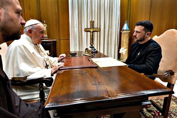 El presidente de Ucrania, Volodímir Zelenski, se reunió con el papa Francisco en la Santa Sede.