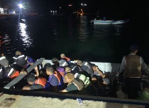 Migrantes abandonados en el Golfo de Urabá.
