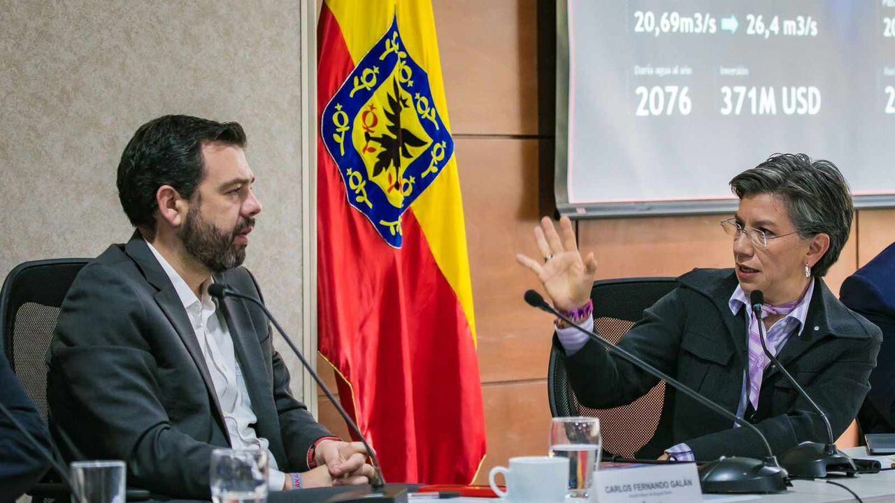 El alcalde electo, Carlos Fernando Galán, y la alcaldesa, Claudia López, en la reunión de empalme.