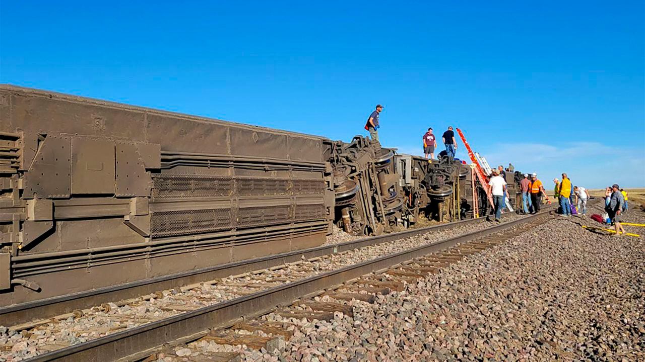 Descarrilamiento de un tren en Estados Unidos deja tres muertos y decenas de heridos