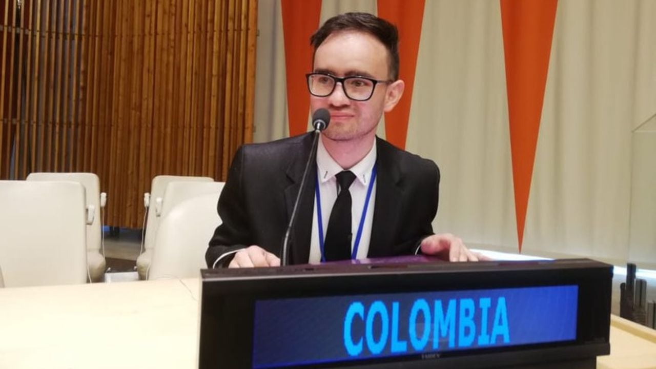 El activista colombiano Angelo Cardona fue reconocido con el Premio Diana 2021.