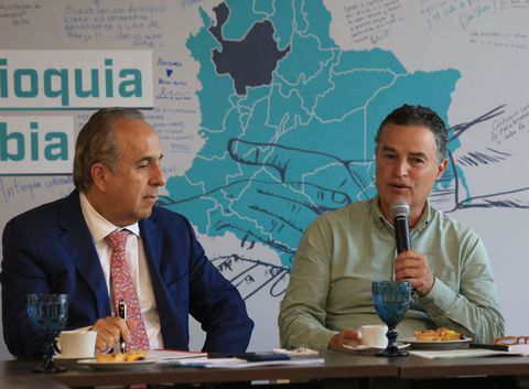 Buenas noticias para Antioquia Gobierno Nacional aprobó los recursos para la remodelación del aeropuerto José María Córdoba y las obras del Túnel del Toyo.