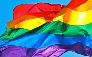 La nueva ley sanciona las ofensas públicas, la discriminación o cualquier actitud destinada a avivar el odio hacia una persona por su orientación sexual.