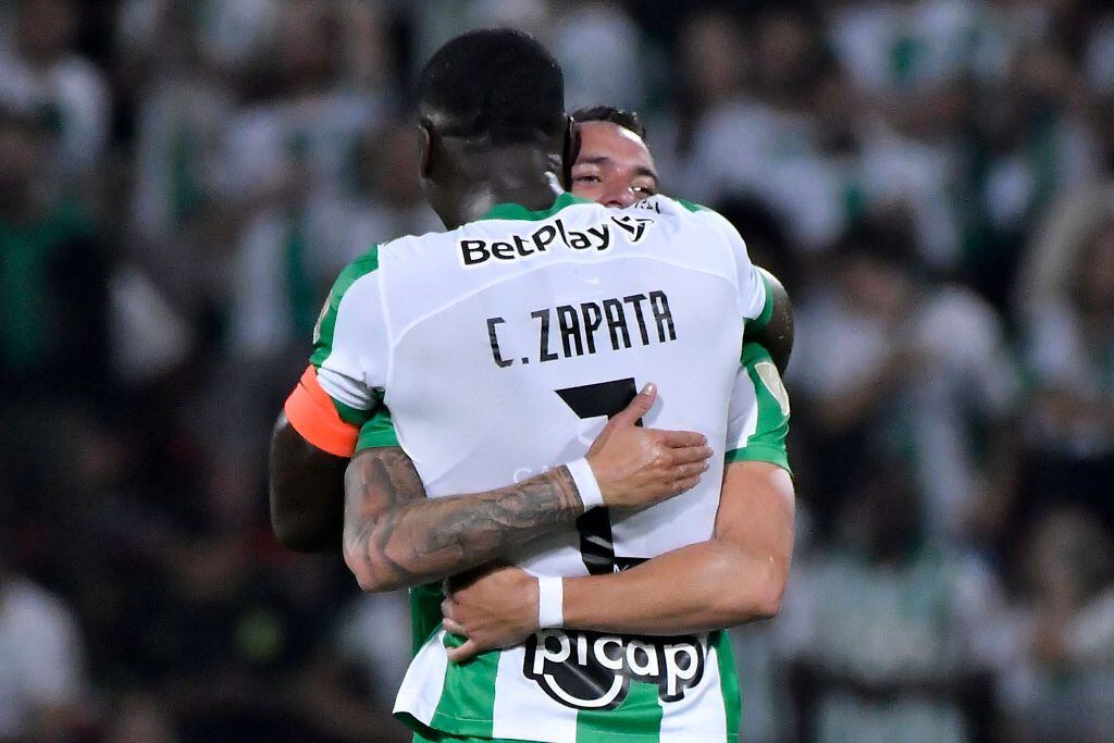 Cristian Zapata anotó el primer gol del cotejo
