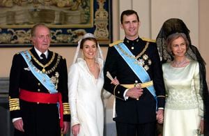 MADRID, SPAIN - MAY 22:  Crown Prince Felipe Of Spain, Prince Of The Asturias, With His Bride Crown Princess Letizia And His Parents King Juan Carlos Of Spain And Queen Sofia In The Royal Palace  (Photo by Tim Graham Photo Library via Getty Images)
