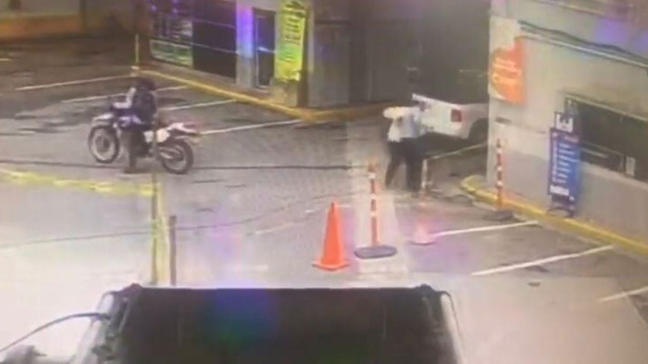 Un hombre fue atracado y asesinado en una estación de gasolina de Bogotá