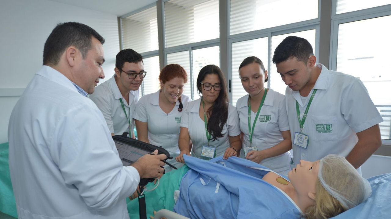 Estudiantes de medicina Universidad Industrial de Santander —UIS—.