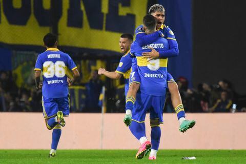 Jugadores de Boca celebran su paso a los cuartos de la Libertadores 2023.