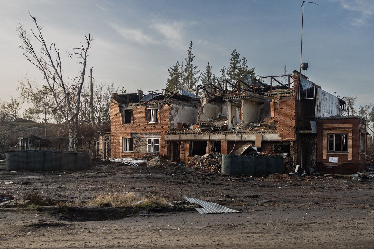 Edificio destruido por los bombardeos en Donetsk, Ucrania.