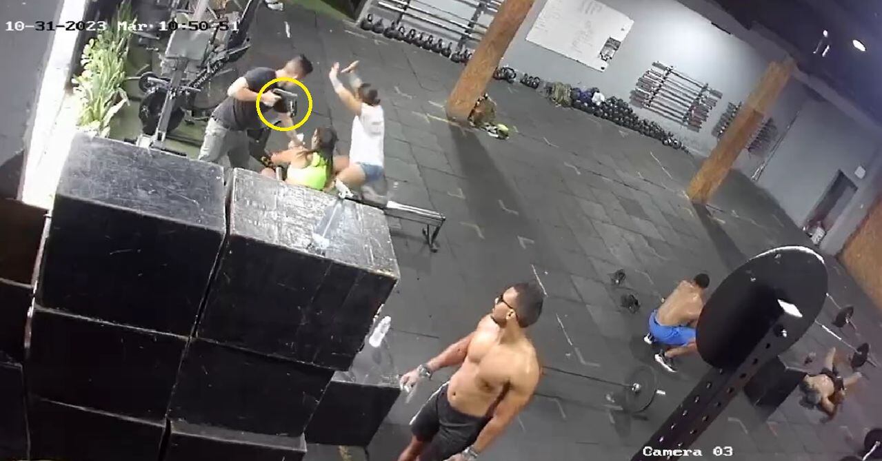 En segundos, así fue el increíble robo captado en video en un gimnasio en Barranquilla.