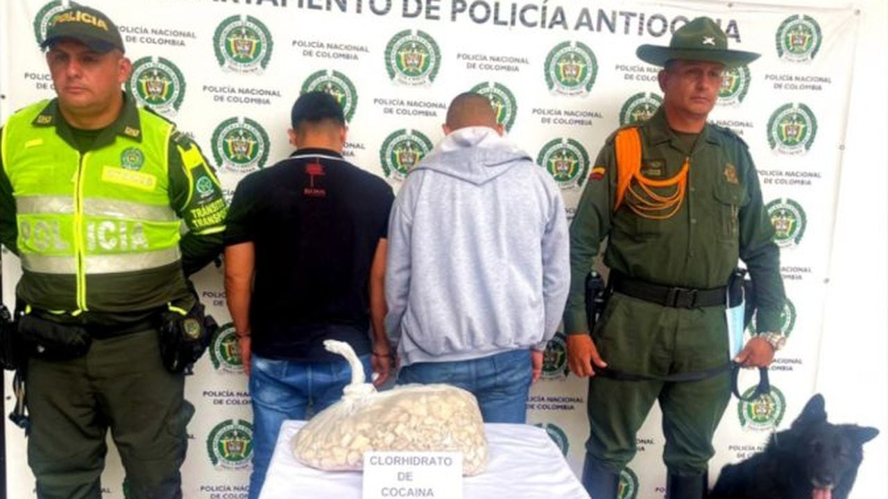Capturados por transportar cocaína en Barbosa, Antioquia.