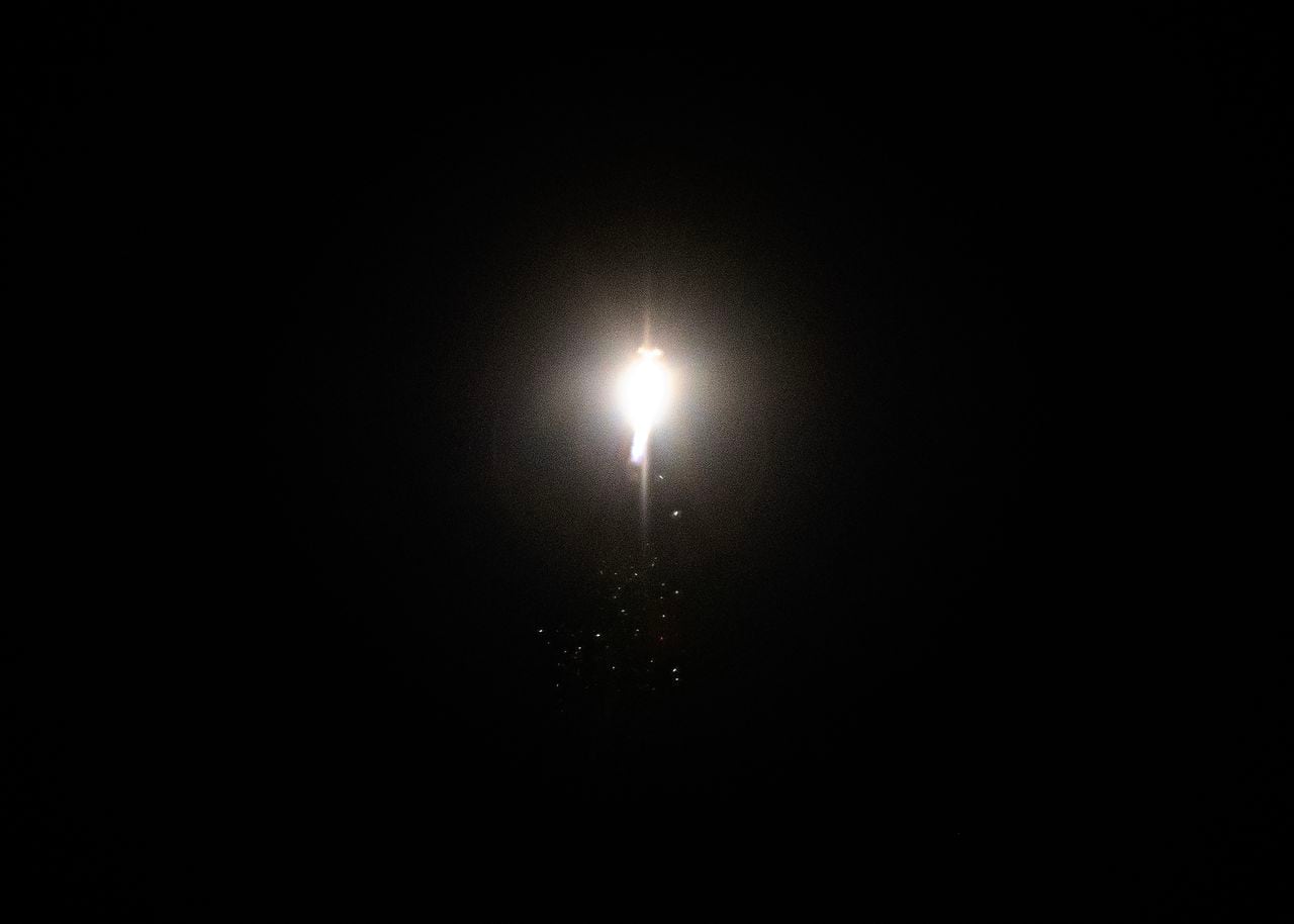 El lanzamiento del Miura 1, un cohete de 12 metros de altura, se suspendió inicialmente el 31 de mayo debido a las fuertes ráfagas de viento y luego el 17 de junio por un problema con un tubo de alimentación.