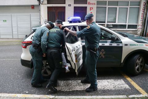 VIVEIRO, LUGO GALICIA, SPAIN - OCTOBER 25: Agents of the Guardia Civil take out of a car one of the detainees for the kidnapping of a minor in Burela (Lugo), on his arrival at the Court of Instruction number 1 of Viveiro, on 25 October, 2023 in Viveiro, Lugo, Galicia, Spain. The two people arrested in connection with the kidnapping of a 16-year-old minor on Monday, October 23, in Burela (Lugo) were brought before the court this morning. The events took place on Monday and the investigation to clarify the circumstances surrounding this episode is still open, according to the Civil Guard. (Photo By Carlos Castro/Europa Press via Getty Images)