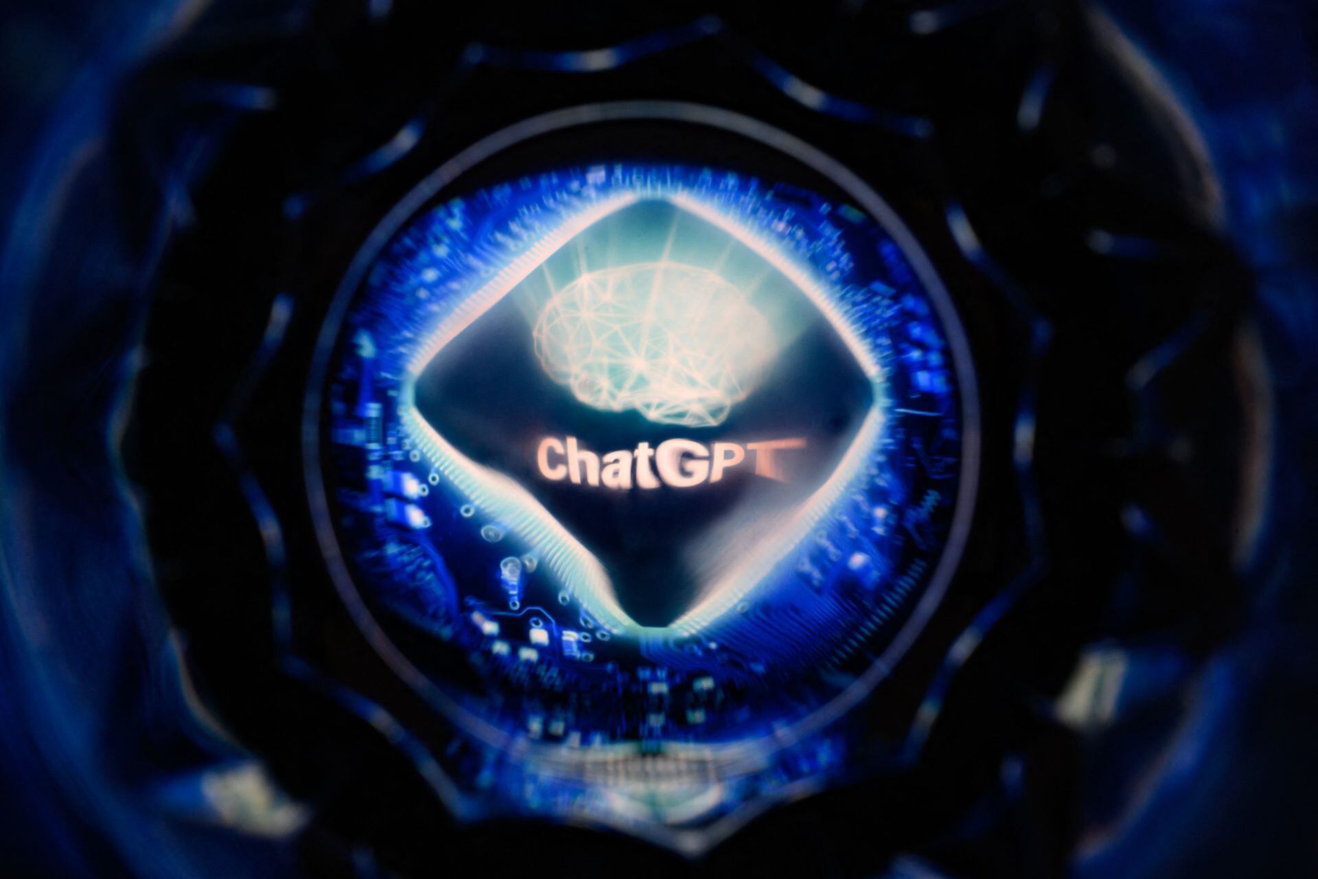 Una pantalla muestra el logotipo de ChatGPT, la aplicación de software de inteligencia artificial conversacional desarrollada por OpenAI.