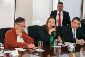 Presidente Gustavo Petro y la ministra de Salud Carolina Corcho
