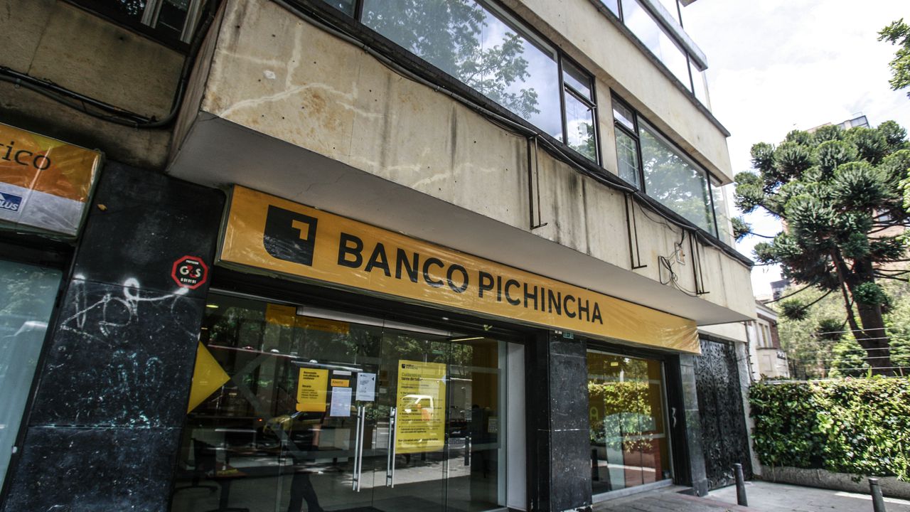 Fachada Banco Pichincha