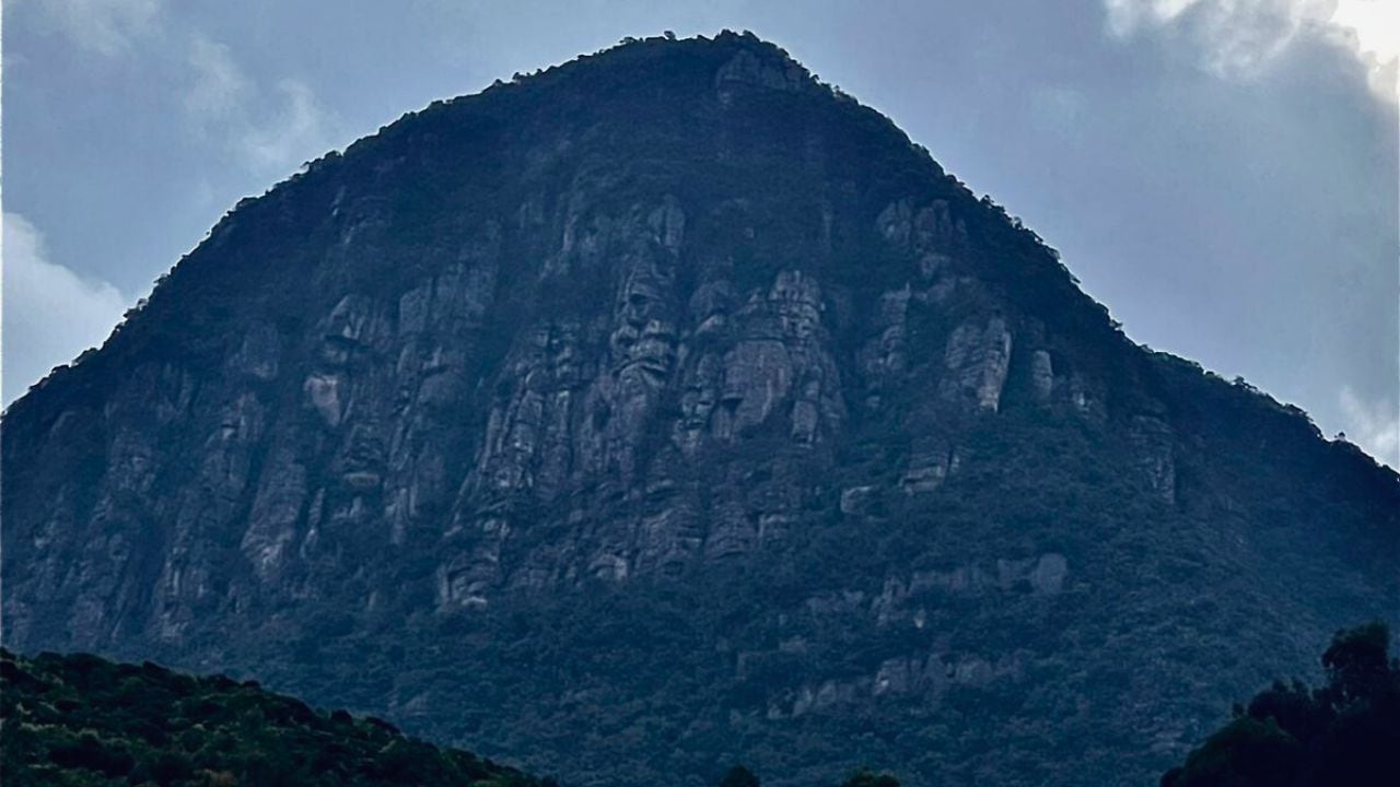 Entre Tenjo y Tabio se ubica la Peña de Juaica, una formación rocosa de más de 3.200 metros de altura.