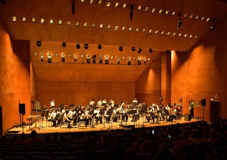 La Banda Sinfónica Juvenil del Valle es un ejemplo de como la música no distingue de etnia ni nacionalidades.