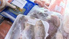 El empaque de los productos de pescadería debe ser el adecuado, además de que estos deben estar completamente congelados.