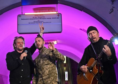 El concierto de Bono en el metro de Kiev