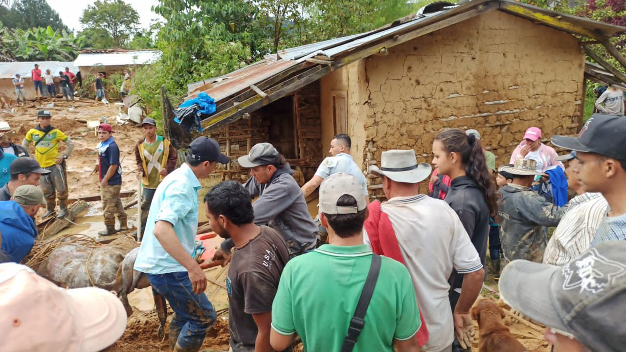 Deslizamiento de tierra en el corregimiento Laureles de Santa Fe de Antioquia.