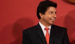 El expresidente peruano Pedro Castillo, sigue privado de la libertad luego que fuera destituido de su cargo por el Congreso de su país.