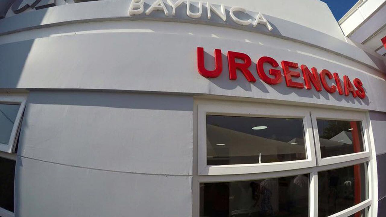 Hospital de Bayunca, en su 'inauguración' del año 2015, por el exalcalde Cartagena, Dionisio Vélez.