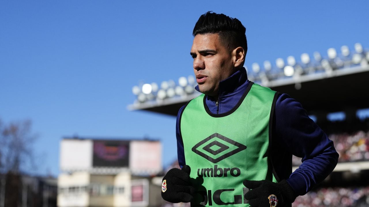 Radamel Falcao centre-forward of Rayo Vallecano and Colombia during the warm-up before the La Liga Santander match between Rayo Vallecano and Real Sociedad at Campo de Futbol de Vallecas on January 21, 2023 in Madrid, Spain. (Photo by Getty Images/Jose Breton/Pics Action/NurPhoto)