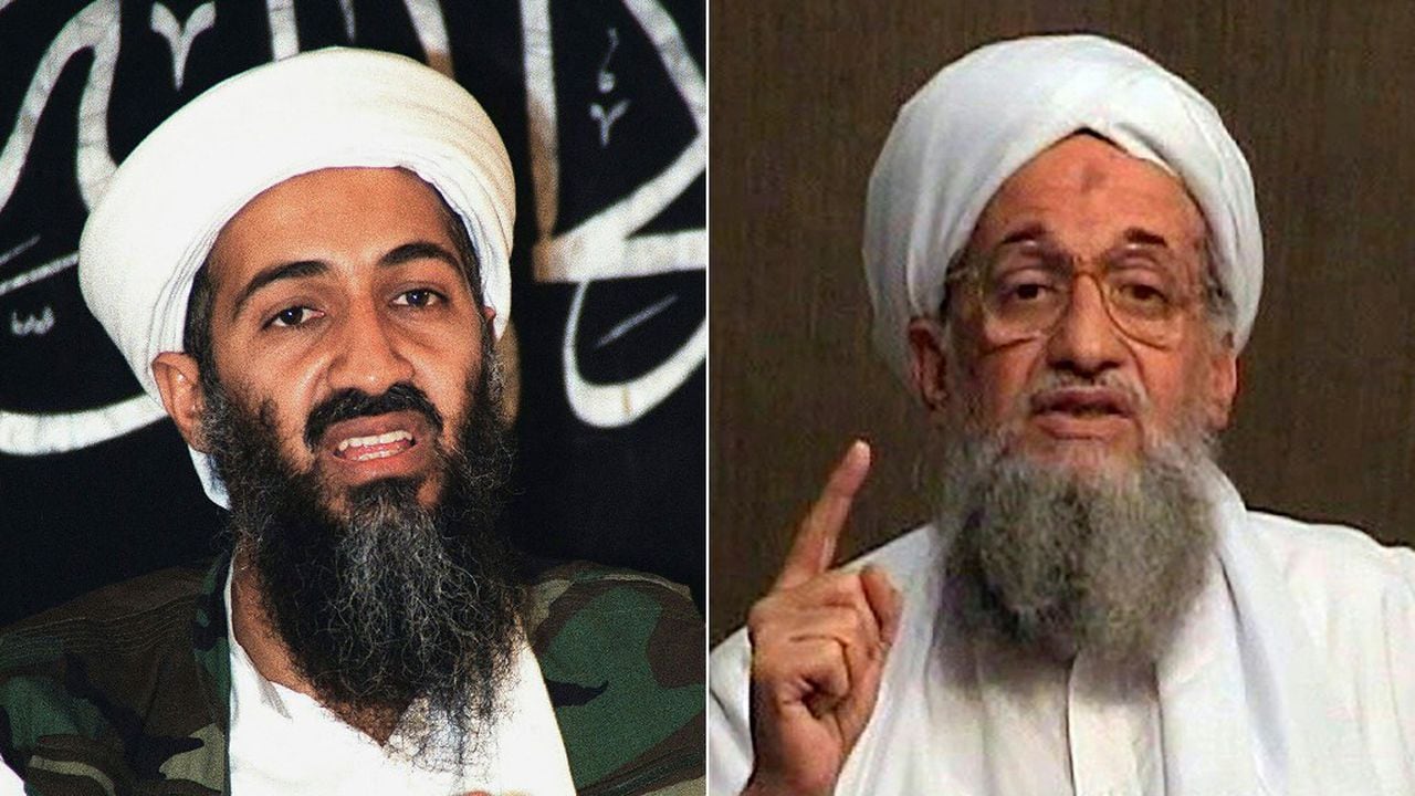 Esta combinación de dos imágenes de archivo creadas el 2 de agosto de 2022 muestra al líder de al-Qaeda Osama Bin Laden (izquierda) en una imagen de archivo sin fecha obtenida el 8 de agosto de 1998, y su sucesor Ayman al-Zawahiri (derecha) en una imagen de archivo de un video publicado el 8 de junio de 2011 por el brazo mediático de Al-Qaeda as-Sahab (AFP)