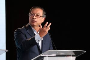 Gustavo Petro Debate Los que Son Semana El Tiempo