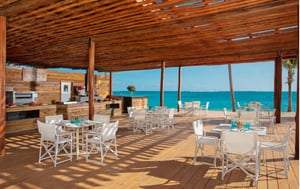 Dreams Flora Resort & Spa tiene restaurantes, bares y diferentes sitios para disfrutar de bebidas, comidas y snacks.