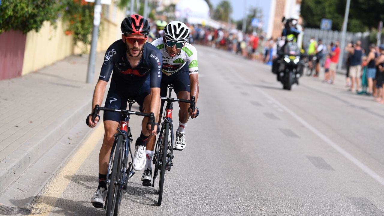 RINCON DE LA VICTORIA, SPAIN - AUGUST 24: (L-R) Adam Yates of United Kingdom and Egan Arley Bernal Gomez of Colombia and Team INEOS Grenadiers White Best Young Rider Jersey during the 76th Tour of Spain 2021, Stage 10 a 189km stage from Roquetas de Mar to Rincón de la Victoria / @lavuelta / #LaVuelta21 / on August 24, 2021 in Rincon De La Victoria, Spain. (Photo by Getty Images/Tim de Waele)
