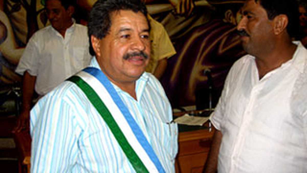 El gobernador Benito Osorio renunció este jueves señalado por tener vínculos con los paramilitares.