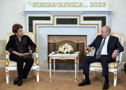 Russian President Vladimir Putin attends a meeting with the New Development Bank (NDB) President Dilma Rousseff on the sidelines of Russia-Africa summit in Saint Petersburg, Russia, July 26, 2023. Sputnik/Alexei Danichev/Pool via REUTERS ATTENTION EDITORS - THIS IMAGE WAS PROVIDED BY A THIRD PARTY.