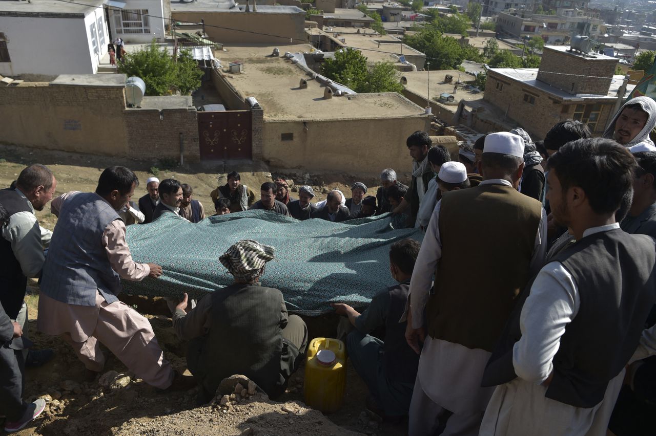 El ataque a un centro estudiantil en la ciudad de Kabul también deja 147 personas heridas.
