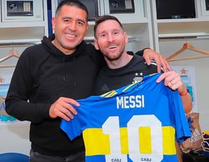 Lionel Messi acompañará a Riquelme en su partido de despedida. Foto: Twitter @la12tuittera