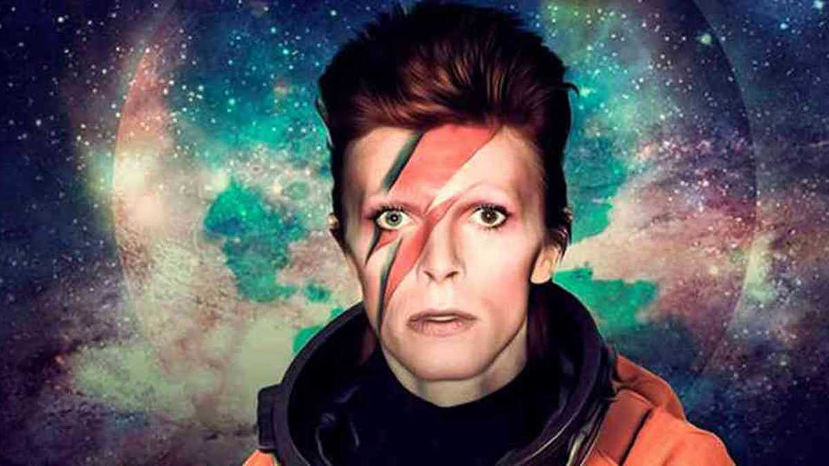 David Bowie lanzó Space Oddity a sus 22 años. Su vida nunca fue igual.