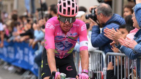 Rigoberto Urán, ciclista colombiano del Team EF Education - Easypost