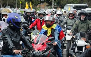 Motociclistas protestan en la capital debido a que la Alcaldía de Bogotá expidió el Decreto 270 de 2022.