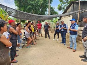 Defensoría se reúne con comunidades en Bolívar tras incumplimientos del Estado en vivienda digna y acceso a servicios públicos