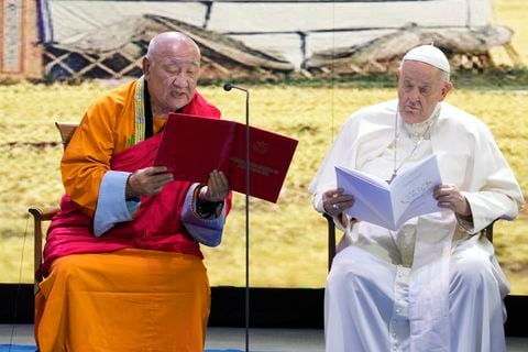 Papa Francisco sostuvo encuentro con líderes de otras religiones en Mongolia y destacó el poder pacificador de los diferentes credos.