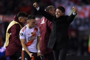 Gallardo y Borré celebran juntos un gol de River en Libertadores