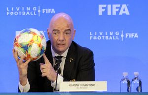 ARCHIVO - El presidente de la FIFA Gianni Infantino durante una rueda de prensa tras el Consejo de la FIFA, el viernes 15 de marzo de 2019, en Miami. (AP Foto/Luis M. Álvarez)