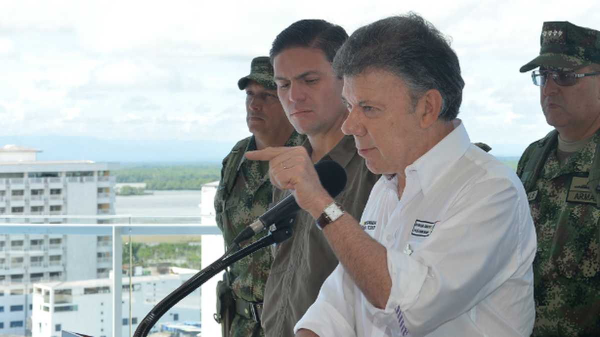 Santos advirtió a las FARC y al ELN que la población puede aceptar las acciones que vayan en detrimento del medio ambiente y de los pobladores civiles