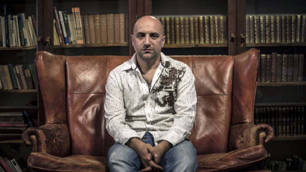 El escritor ruso, Zajar Prilepin, resultó herido el 6 de mayo en la "explosión" de un automóvil.