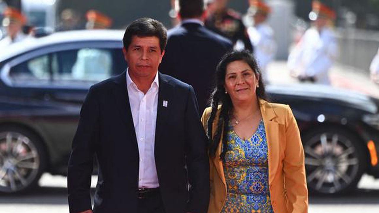 Luego de que del Equipo Especial contra la Corrupción del Poder de Perú inició una investigación formal contra la primera dama, Lilia Paredes Navarro, por presuntas irregularidades, su abogado señaló que se trata de acusaciones sin fundamento.